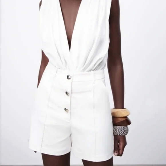 ZARA | NWT | High Waisted White Buttonup Shorts - Medium - Picture 2 of 3